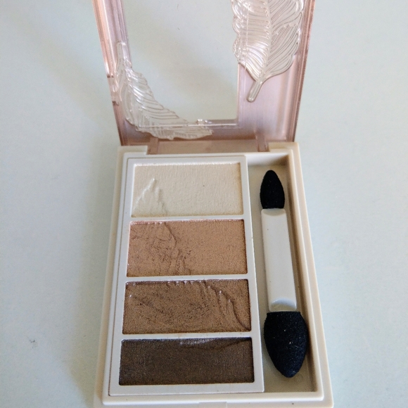 Visee Eyeshadow palatte - Picture 2 of 2